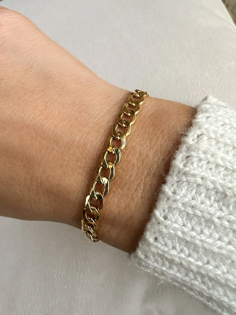 Curb Medium Size Bracelet